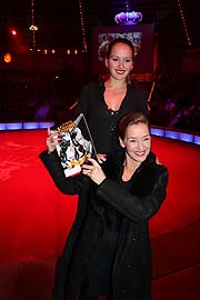 Lisa Seitz (u.) und Tochter Luzie bei der Premiere des 2. Winterprogrammes 2018 des Circus Krone (ªFoto. Martin Schmitz)